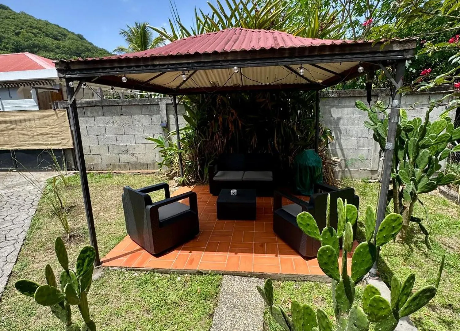 Bungalow Gaspardo , 2 Chambres Climatisees , A 2 Mins A Pied De La Plage , Wifi , Jardin Clos, Parking ,Sans Vis-A-Vis , Le Carbet 0*,  Martinique