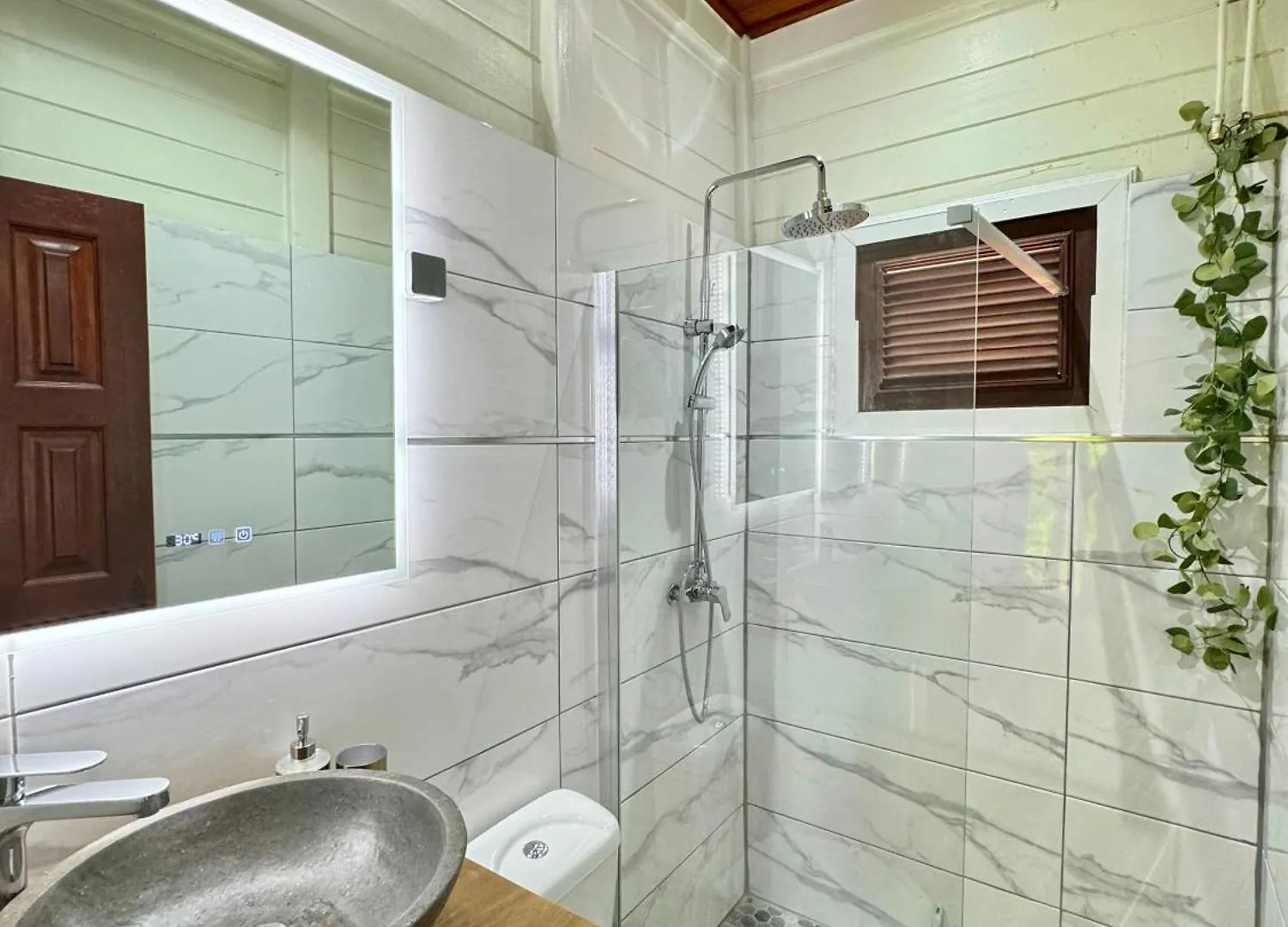 Сasa de vacaciones Le Gaspardo , 2 Chambres Climatisees , A 2 Mins A Pied De La Plage , Wifi , Jardin Clos, Parking ,Sans Vis-A-Vis Le Carbet